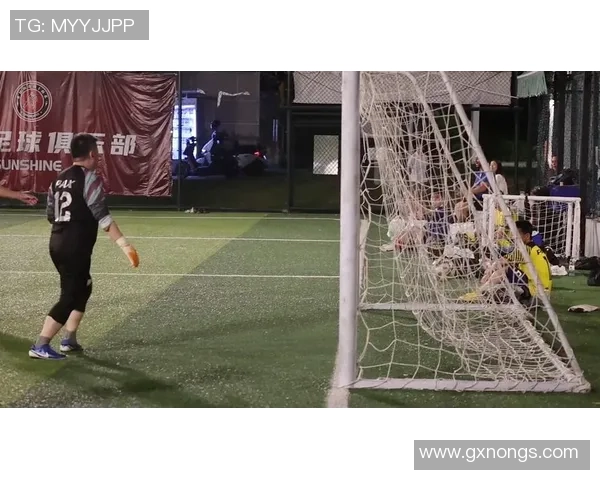 篮球与足球明星的精彩瞬间展现运动魅力与激情的完美结合