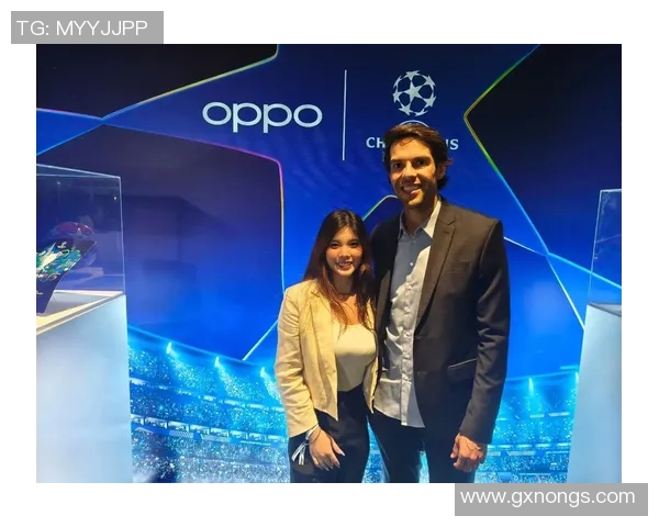 足球明星与神秘女子同框遮脸瞬间引发热议背后的故事揭秘 足球明星与神秘女子同框遮脸瞬间引发热议背后的故事揭秘