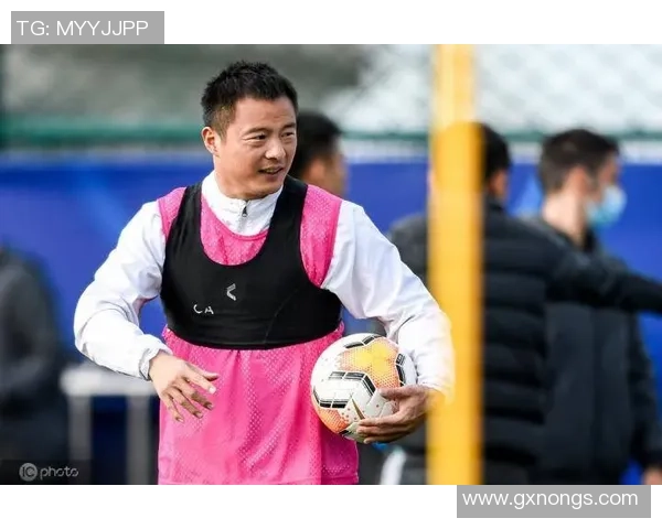 高翔独家采访足球明星揭秘他们的训练生活与职业梦想